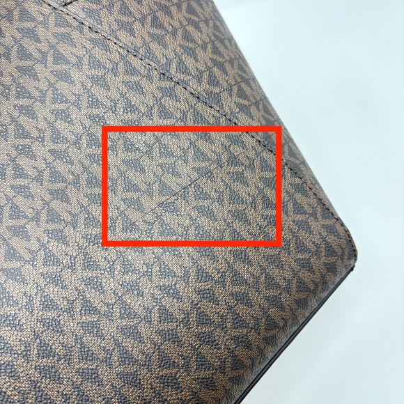 Michael Kors Large Signature Logo Shoulder Bag Brown - New with imperfections - Picture 10 of 10